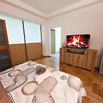 Signature Free Parking Apartment