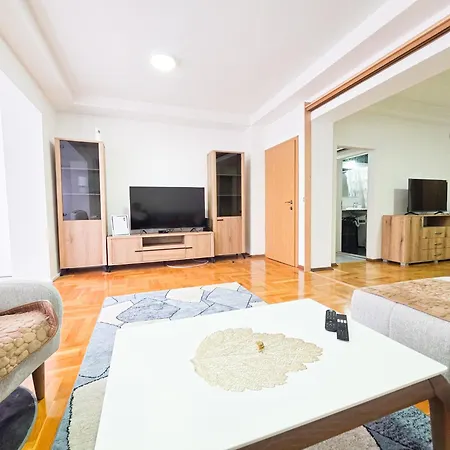 Signature Free Parking Szkopje