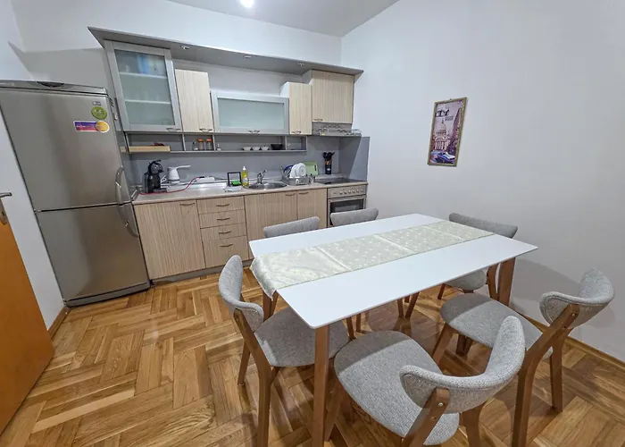 Signature Free Parking *